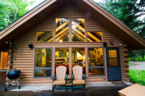 Creekside Uppa Creek Cabin with Hot Tub by AAA Red Lodge Rentals